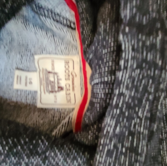 SOLD Roots cabin hoodie - Picture 3 of 4